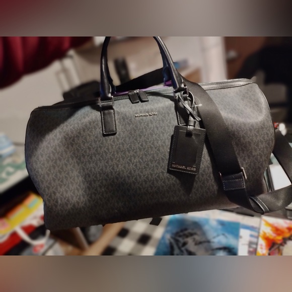 REVERSIBLE RARE MICHAEL KORS XL MENS HARRISON “KorsCity” DUFFLE BAG W/ MONOGRAM - Picture 6 of 9